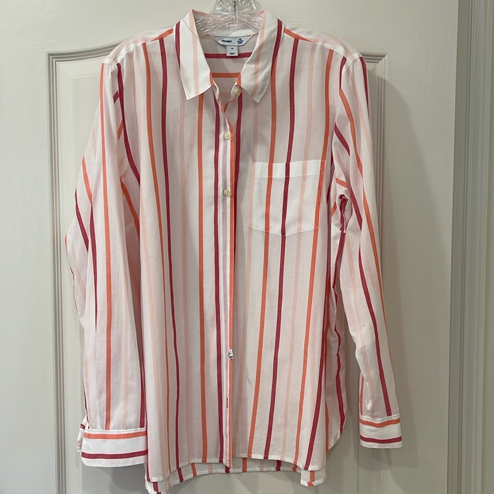 Women’s Long Sleeve Button-down Top